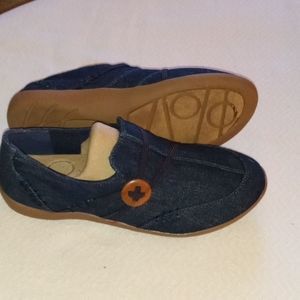 Comfort inn slip-ons
